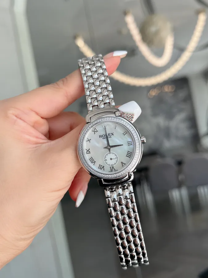 Rolex Cellini 6623 Series Elegant Design for Asian Wrist Proportions