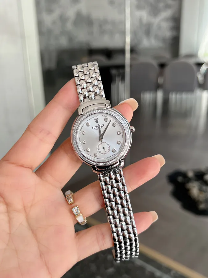 Rolex Cellini 6623 Series Elegant Design for Asian Wrist Proportions