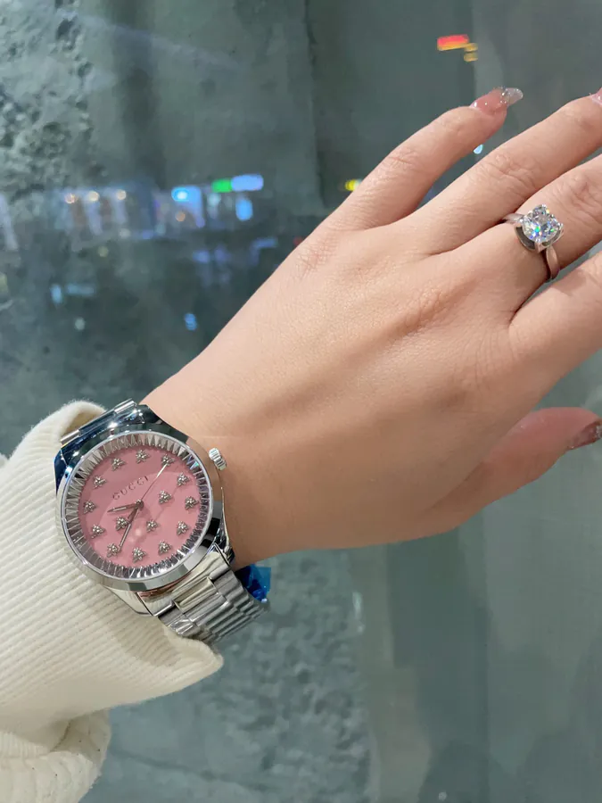 Gucci Christmas Limited Edition Bee Face Watch