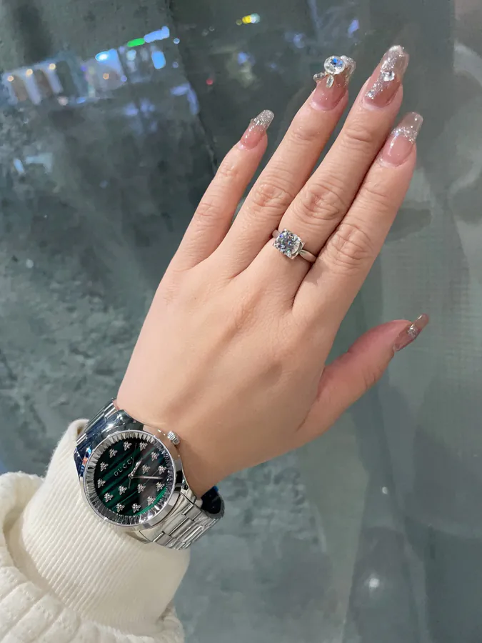 Gucci Christmas Limited Edition Bee Face Watch