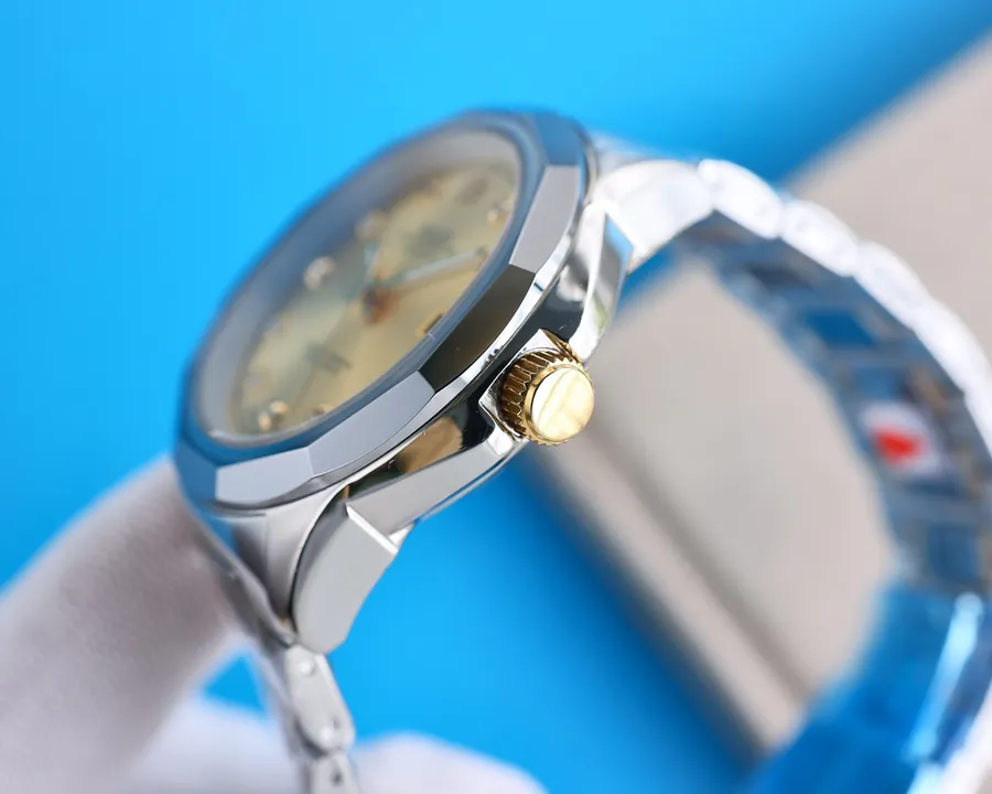 Rolex Luxury Men's Watch with Classic Three Hand Design