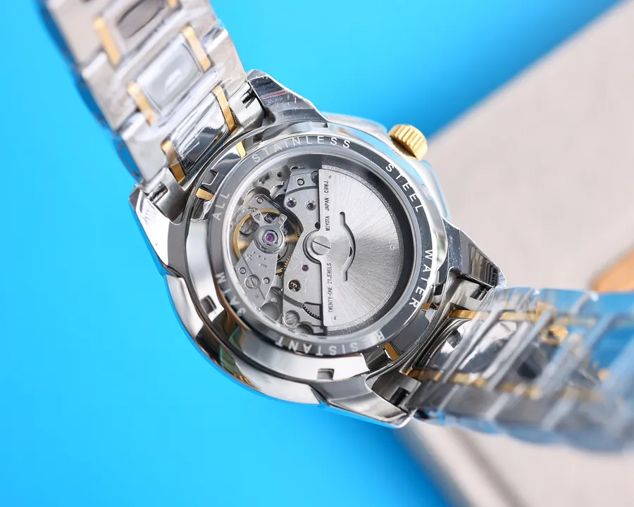 Rolex Luxury Men's Watch with Classic Three Hand Design