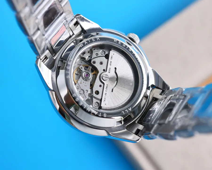 Rolex Luxury Men's Watch with Classic Three Hand Design