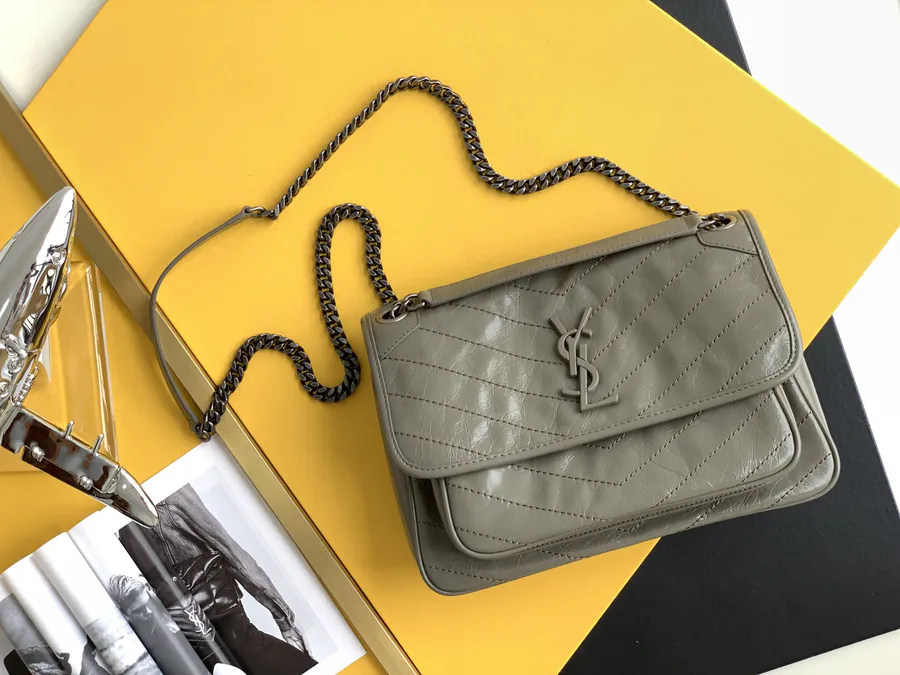 Niki Bucket Bag Silver Chain Medium Size