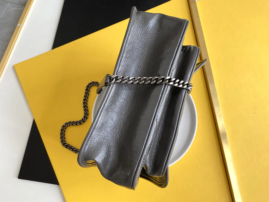 Niki Premium Edition, Deep Gray Silver Chain, Medium Size