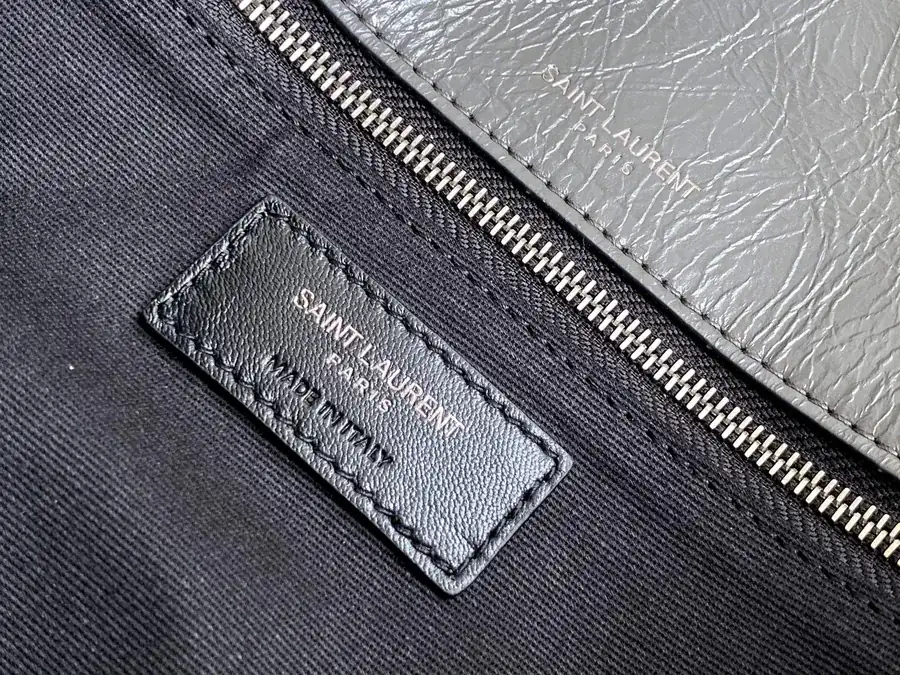 Niki Premium Edition, Deep Gray Silver Chain, Medium Size