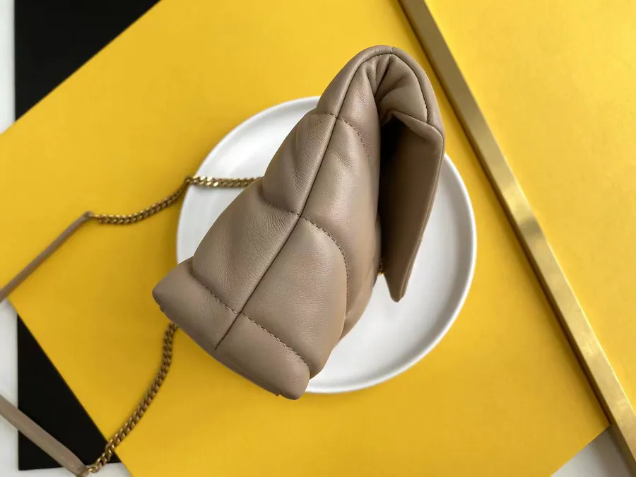 LOULOU PUFFER Small Space绗缝 Bag Grained Calfskin