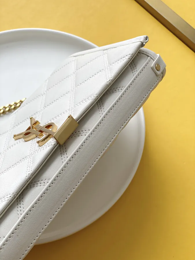 Chanel Diamond Pattern Chain Bag
