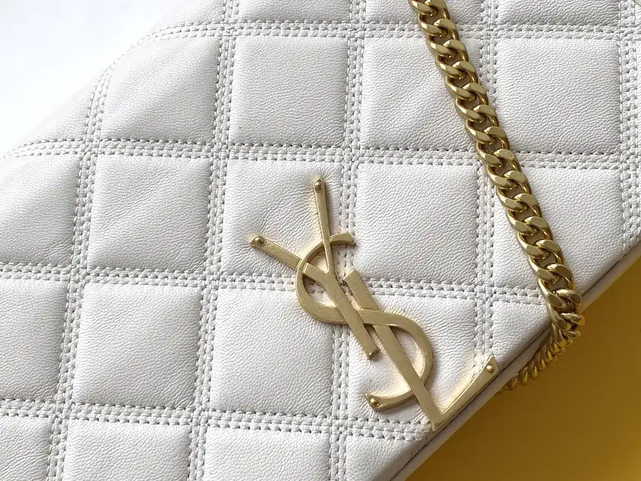 Chanel Diamond Pattern Chain Bag
