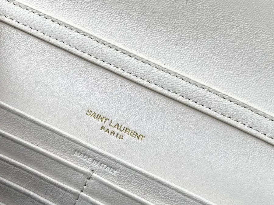 Chanel Diamond Pattern Chain Bag