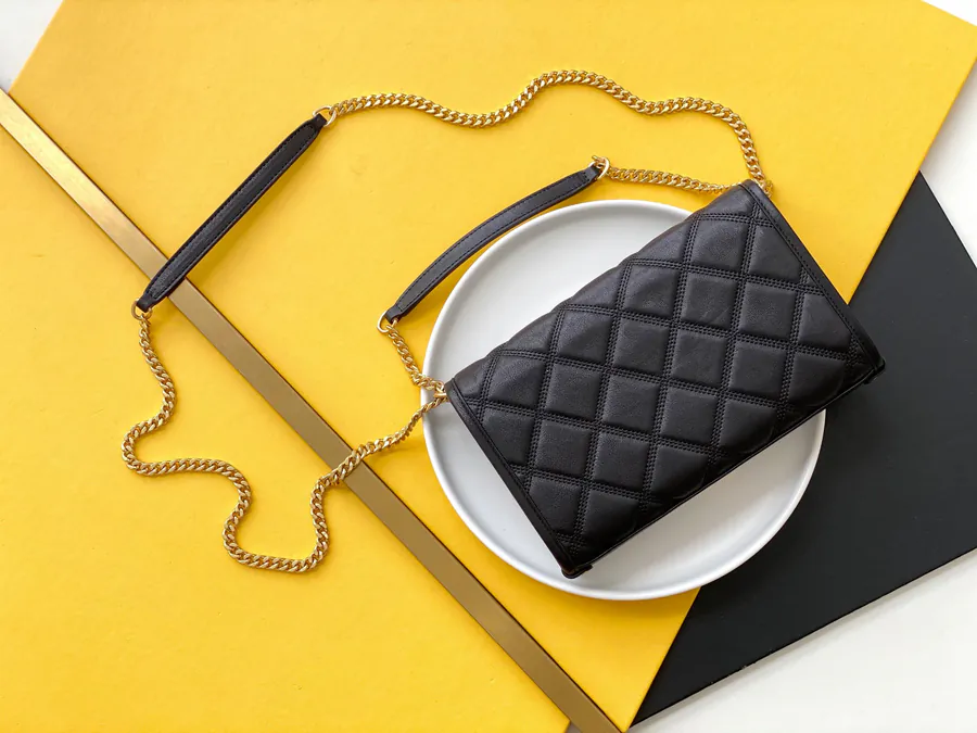 Chanel Diamond Patterned Chain Bag