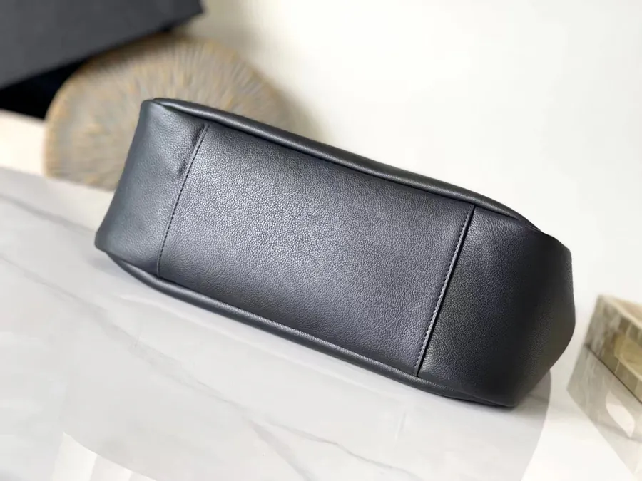 P830🌸LE 5À7 Hobo Handbag