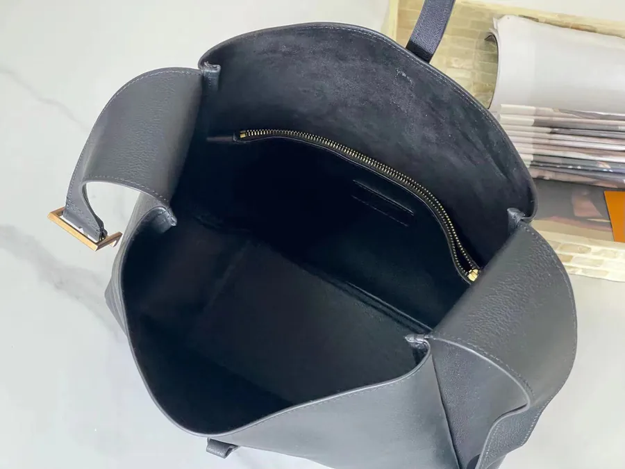P830🌸LE 5À7 Hobo Handbag