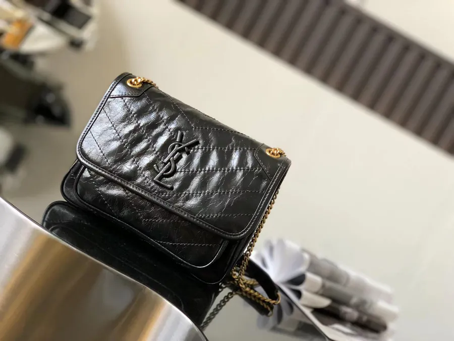 YSL Saint Laurent Premium Original Calfskin Series P680