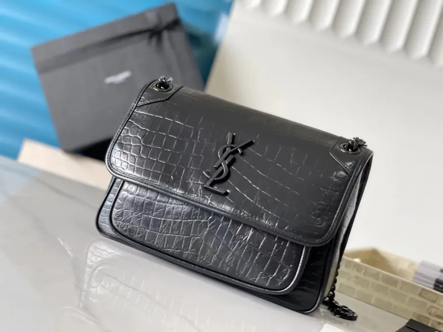 NIKI Medium Bucket Bag 22cm