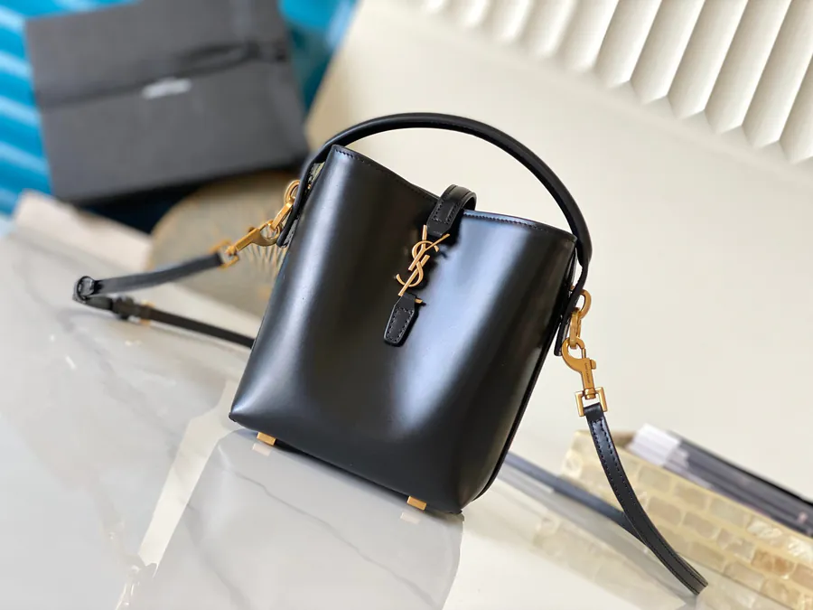 P680 🌸 LE Bucket Bag Mini