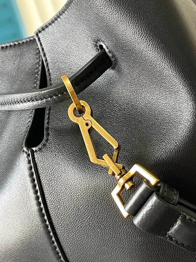 Y Brand Simple Style Bucket Bag with Logo