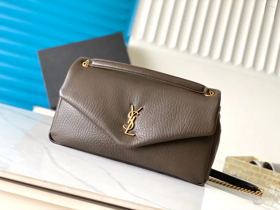 Calyposo Elephant Grain Chain Bag