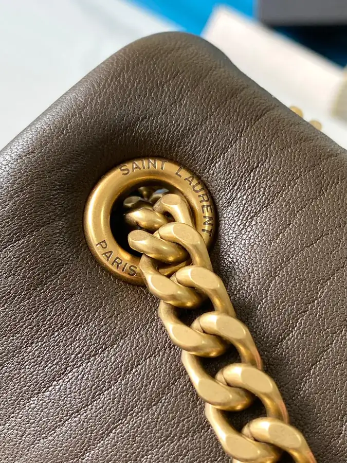 Calyposo Elephant Grain Chain Bag