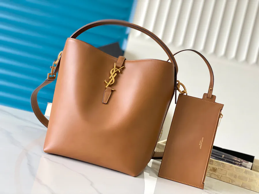 LE 5À7 Series New Bucket Bag with Handle Grained Calfskin