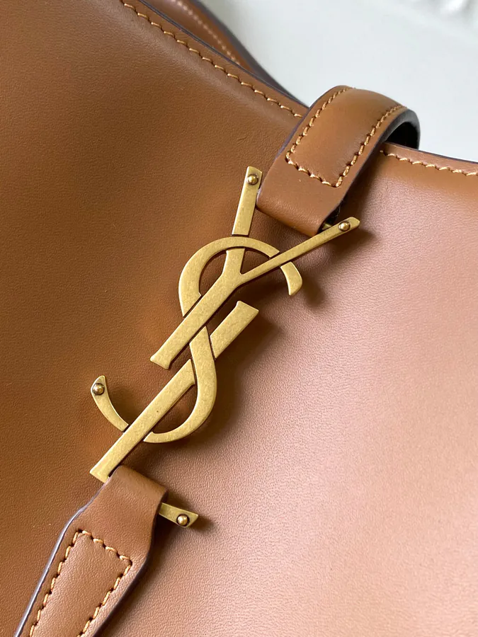 LE 5À7 Series New Bucket Bag with Handle Grained Calfskin