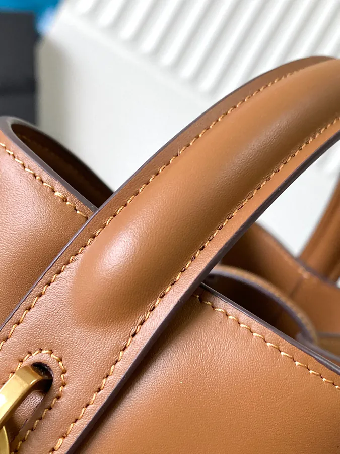 LE 5À7 Series New Bucket Bag with Handle Grained Calfskin