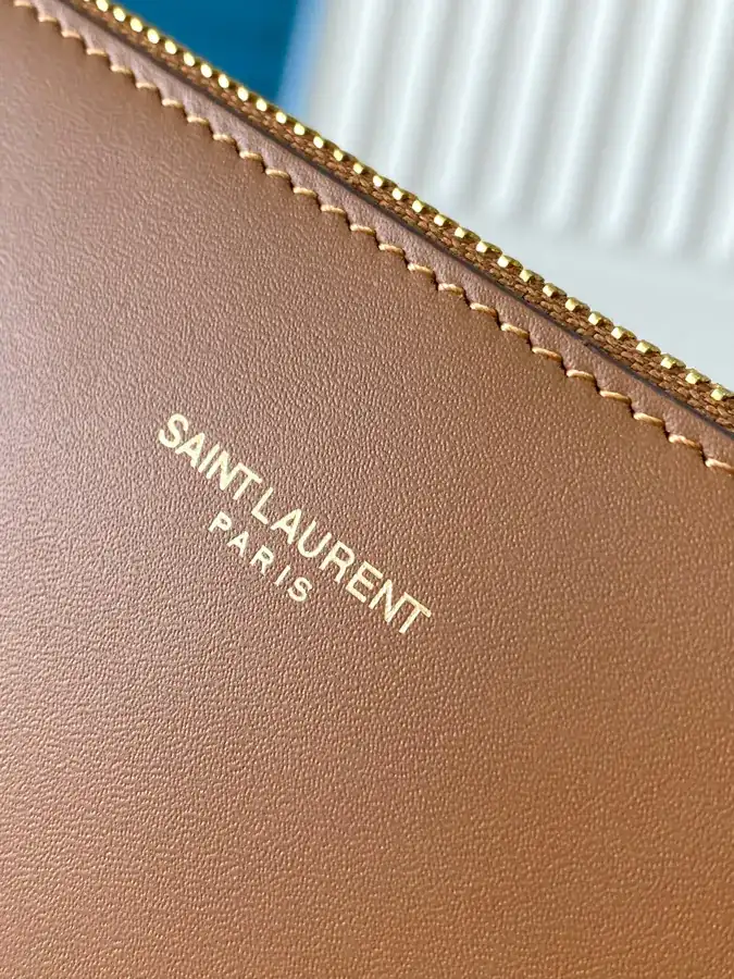 LE 5À7 Series New Bucket Bag with Handle Grained Calfskin