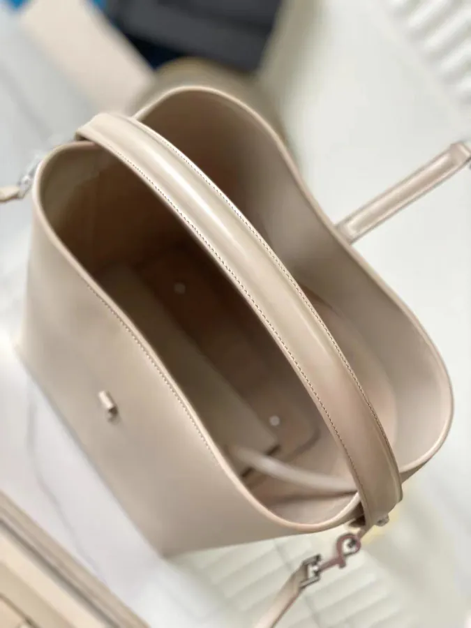 P850 LE 5À7 Series Bucket Bag with Handle