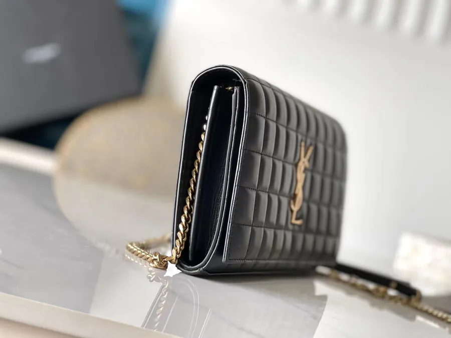 LE CASSANDRE MATELASSÉ CAR Chain Bag Square Stitch, Detachable Strap