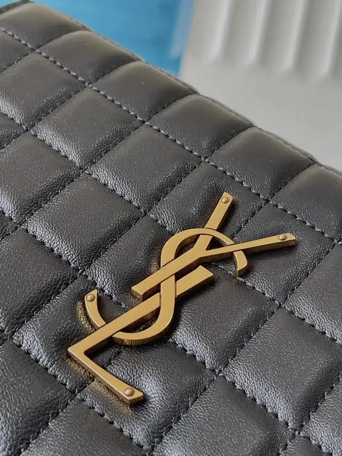LE CASSANDRE MATELASSÉ CAR Chain Bag Square Stitch, Detachable Strap