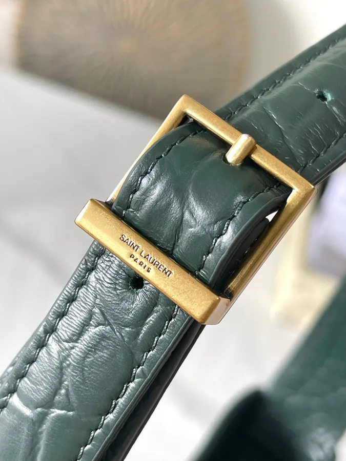 P600 657228 Green Crocodile Print Bucket Bag