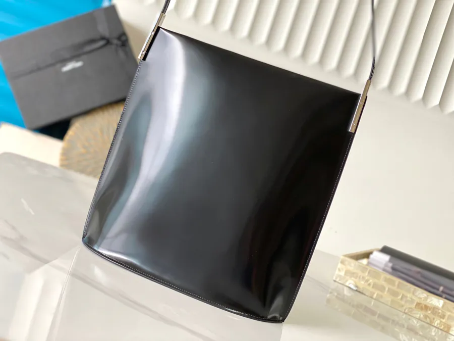 Suzanne Crossbody Bag in Grained Calfskin