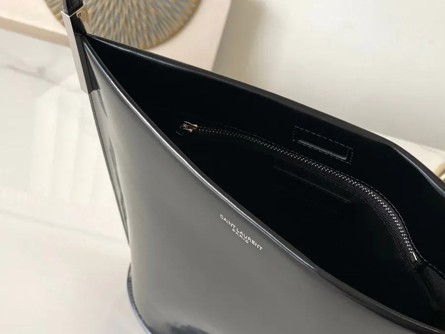 Suzanne Crossbody Bag in Grained Calfskin