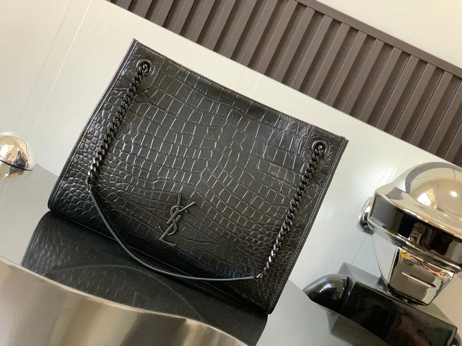 Nikki Shopping Bag Premium Italian Leather with Magnetic Closure