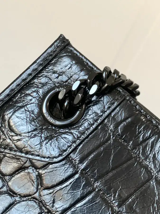 Nikki Shopping Bag Premium Italian Leather with Magnetic Closure