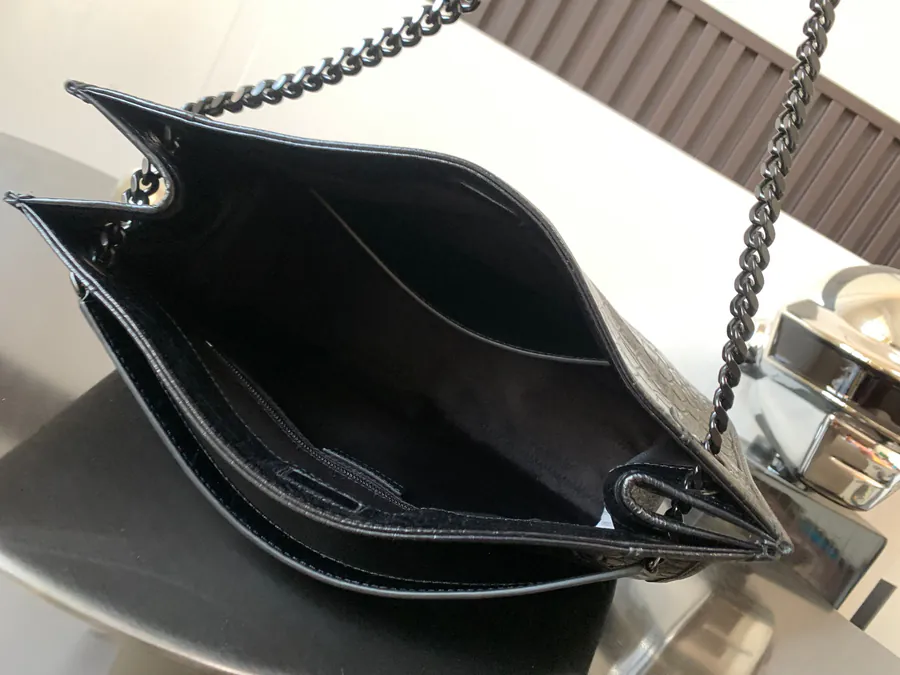 Nikki Shopping Bag Premium Italian Leather with Magnetic Closure