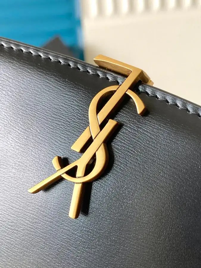 VOLTAIRE Handbag