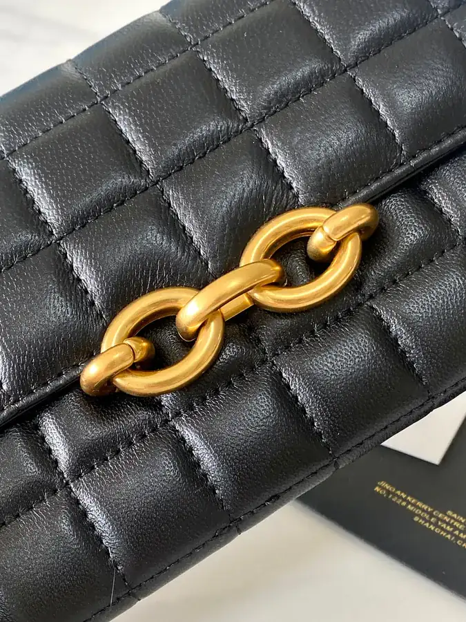Y Brand New Chain Shoulder Bag Grained Lambskin, Stylish & Versatile