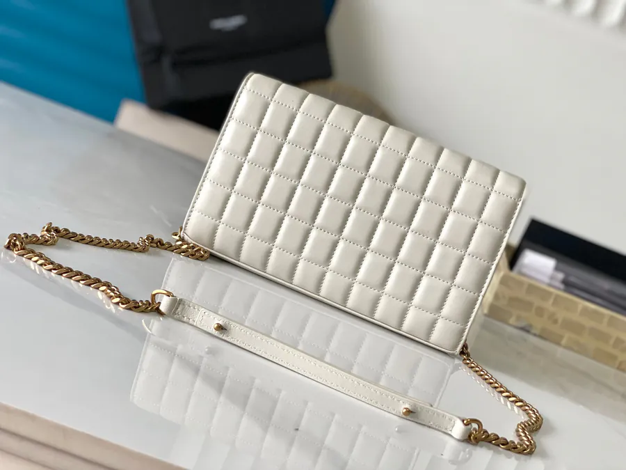 LE CASSANDRE MATELASSÉ CAR Chain Bag with Detachable Straps