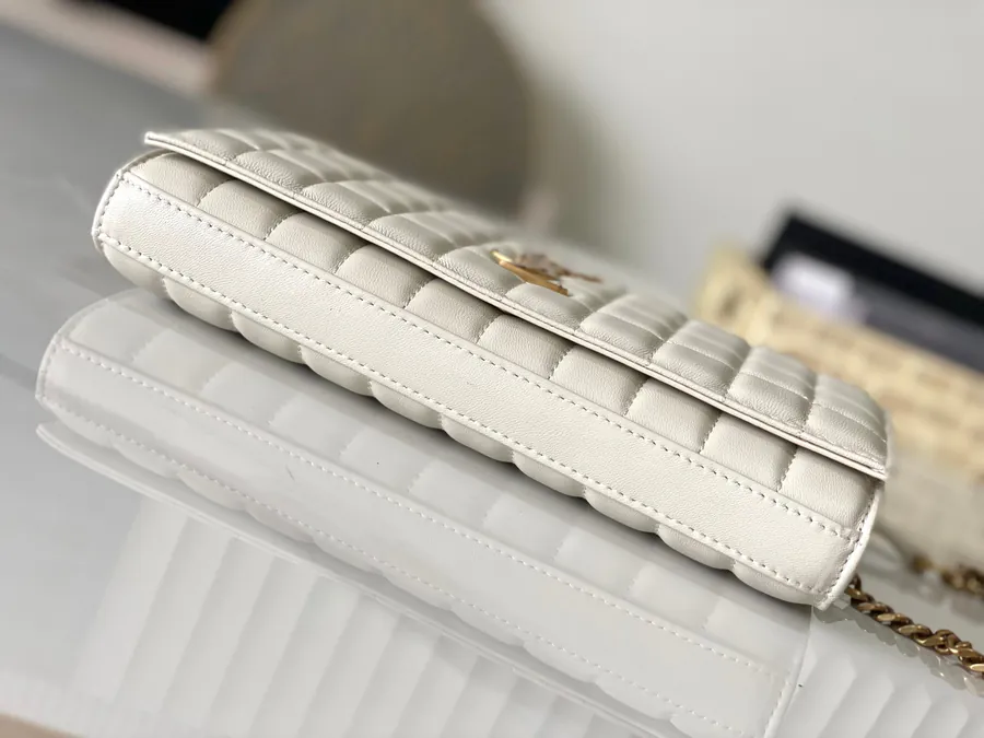 LE CASSANDRE MATELASSÉ CAR Chain Bag with Detachable Straps