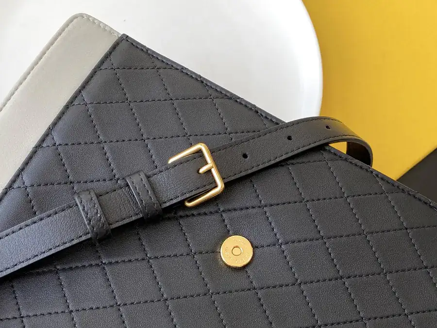 YSL Square Check绗缝 Bag Classic Design, 26cm Standard Size