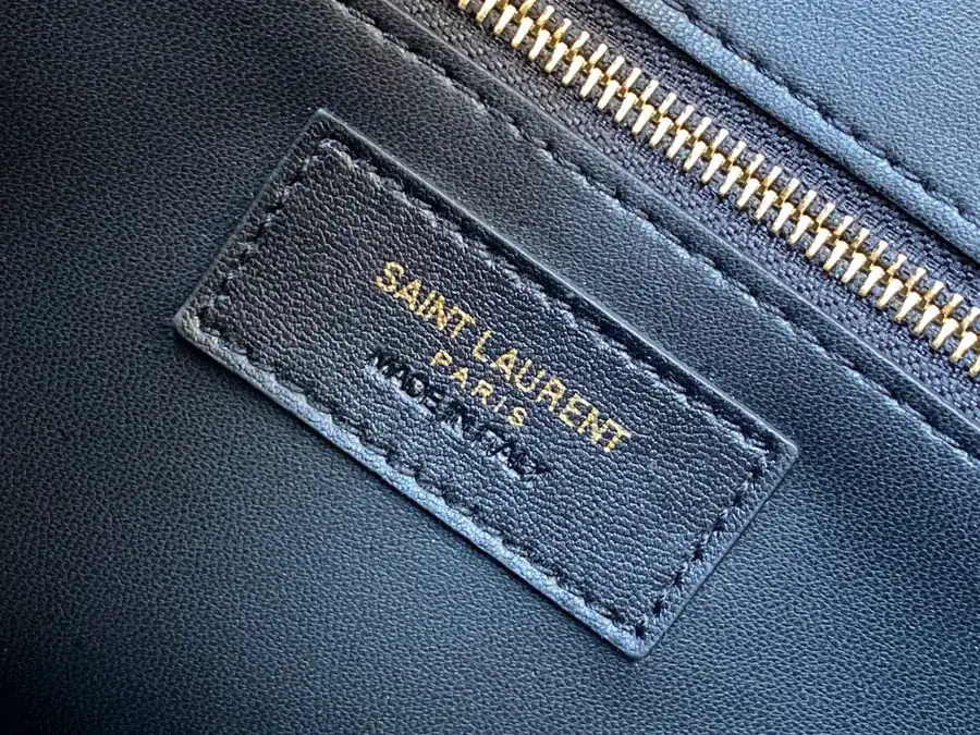 YSL Square Check绗缝 Bag Classic Design, 26cm Standard Size