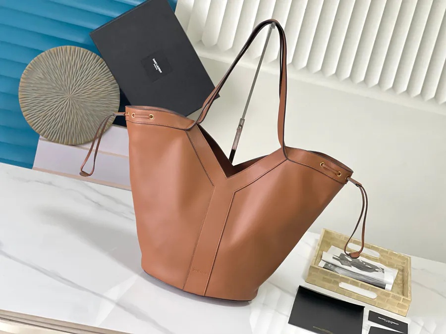 Y Large Grained Leather Hobo Bag