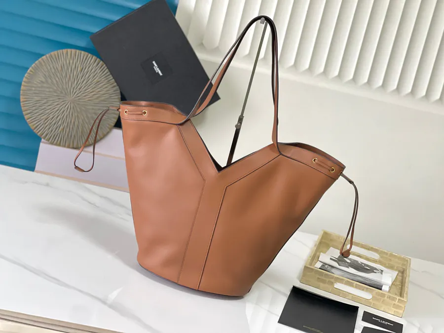Y Large Grained Leather Hobo Bag