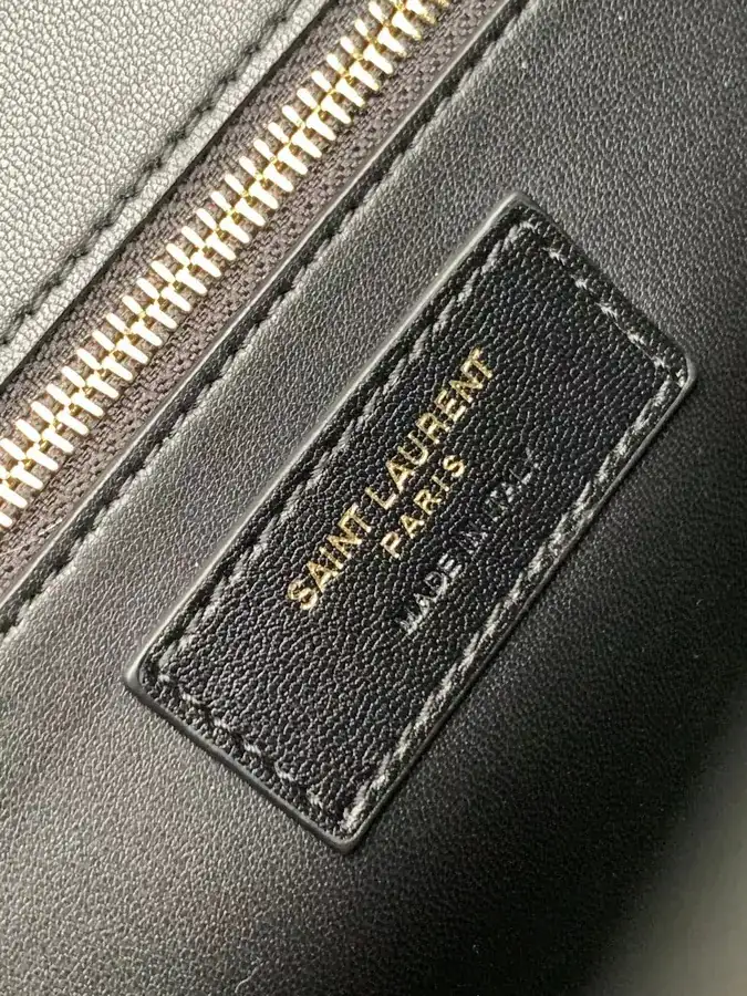YSL Square Check绗缝 Bag Classic Design, 26cm Medium Size