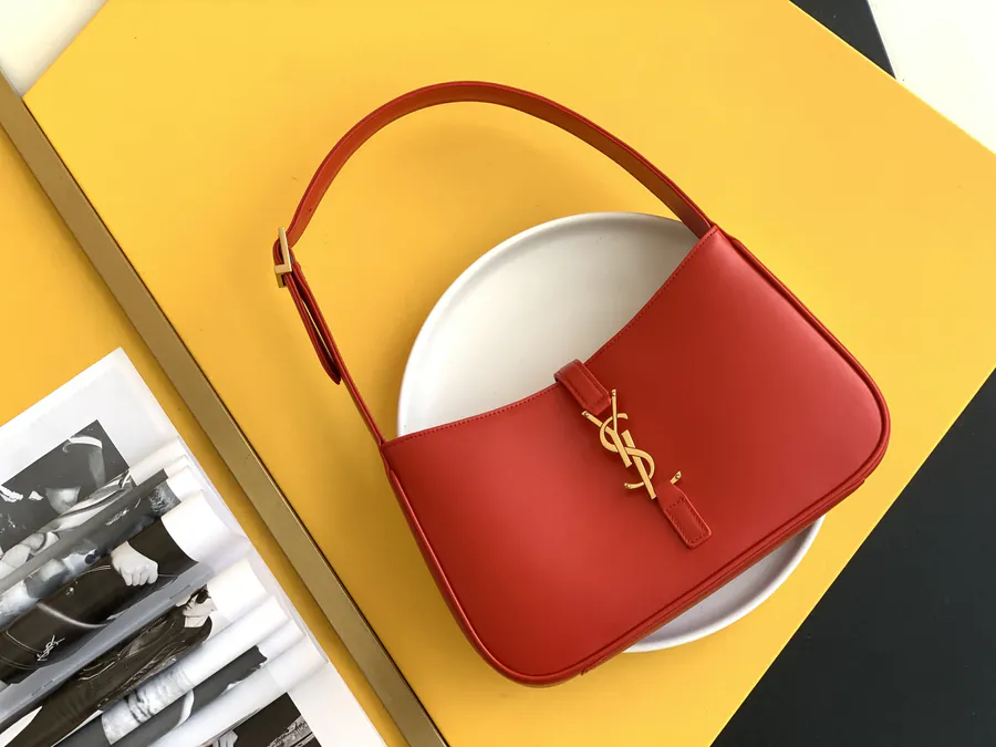 YSL Saint Laurent腋下包 2021春夏新款