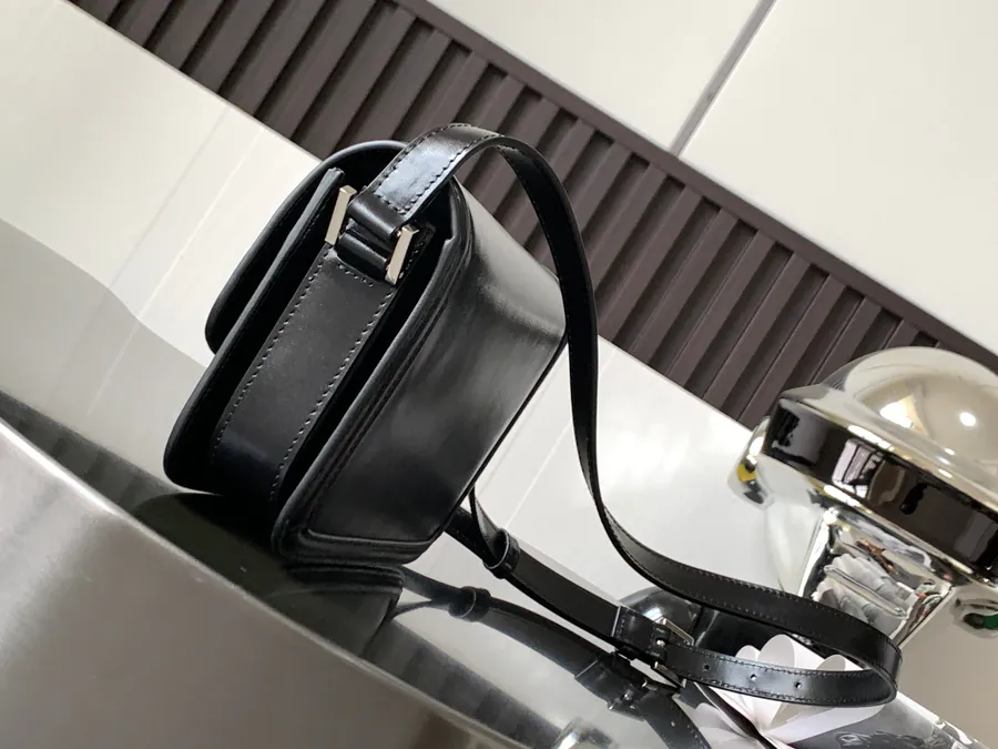 Solferino Box Men's Black Leather with Silver Clasp