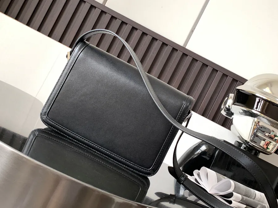 Solferino Box Men's Black Calfskin with Silver Clasp