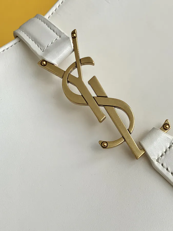 P600 657228 White Plain Shoulder Bag