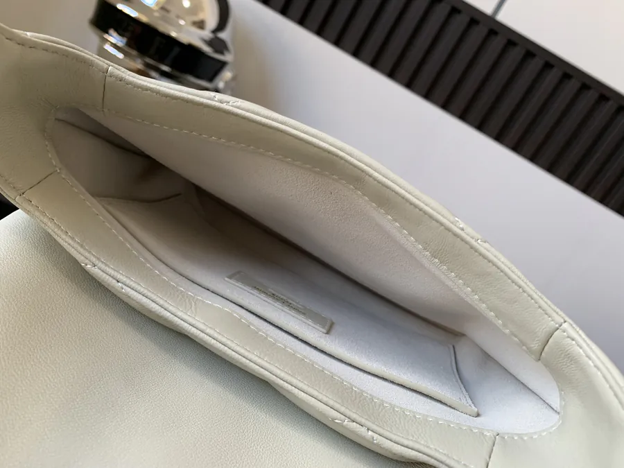 YSL Saint Laurent Premium Original Calfskin腋下包